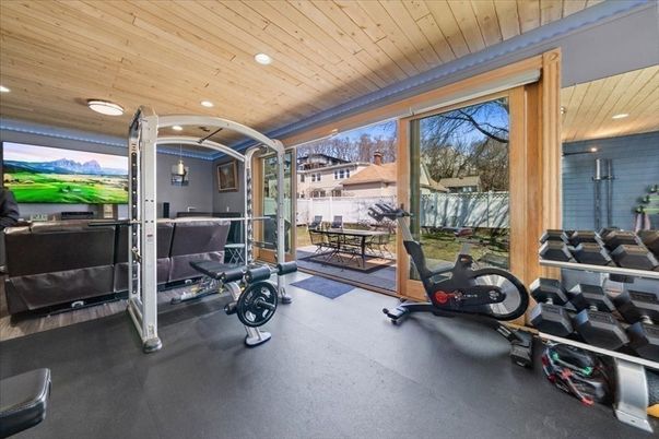 Fitness Equipment, Interior, Recessed Lighting, Wooden Ceilings