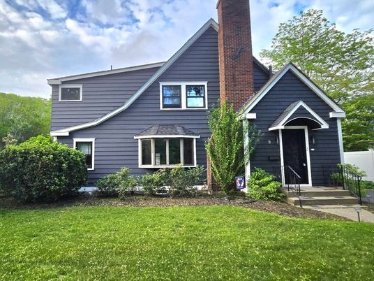 Exterior, Facade, Queen Anne Victorian