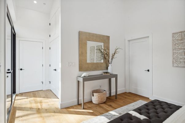 Interior, Recessed Lighting, Wood Texture Flooring