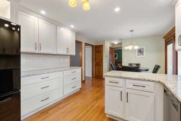 Dining room, Interior, Kitchen, Pendant Lights, Recessed Lighting, Wood Texture Flooring