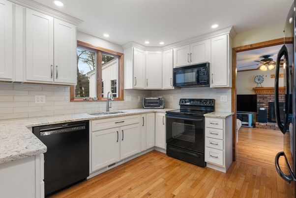 Fireplace, Interior, Kitchen, Recessed Lighting, Wood Texture Flooring