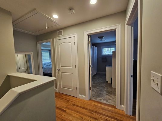 Interior, Recessed Lighting, Wood Texture Flooring