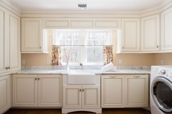 Interior, Washer, Wood Texture Flooring