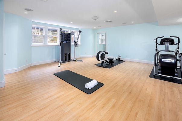 Fitness Equipment, Interior, Recessed Lighting, Wood Texture Flooring