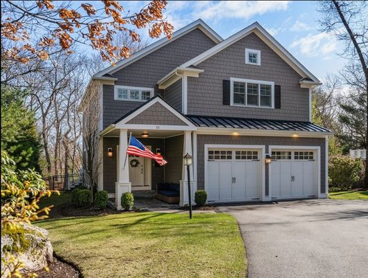 Attached, Exterior, Facade, American Craftsman