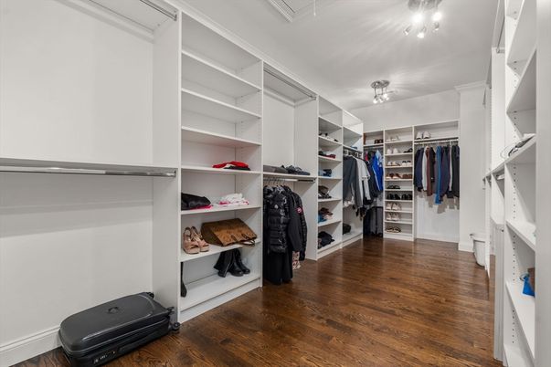 Interior, Walk-in Closets, Wood Texture Flooring