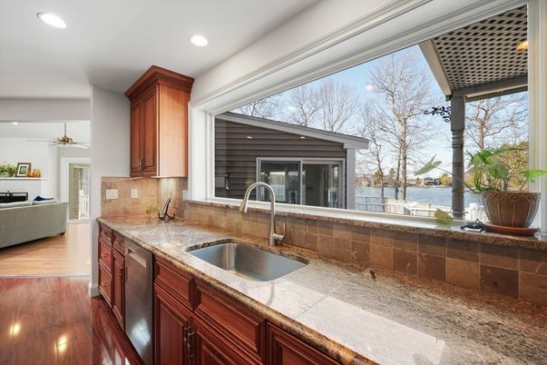 Interior, Kitchen, Recessed Lighting, Water, Wood Texture Flooring