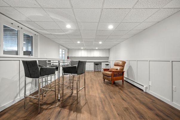 Interior, Recessed Lighting, Wood Texture Flooring