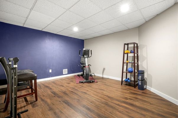 Fitness Equipment, Interior, Recessed Lighting, Wood Texture Flooring