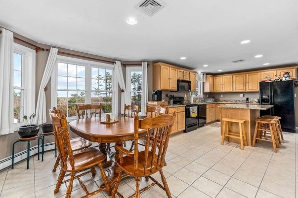 Dining room, Interior, Kitchen, Recessed Lighting