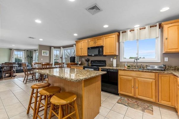 Dining room, Interior, Kitchen, Recessed Lighting