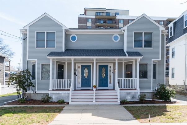 Exterior, Facade, American Craftsman