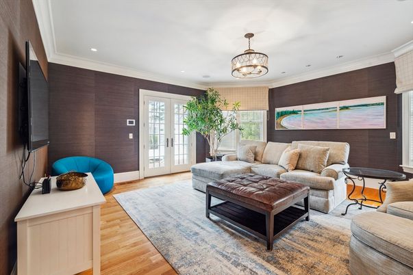 Chandelier, Interior, Living room, Recessed Lighting, Wood Texture Flooring