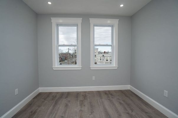 Empty room, Interior, Recessed Lighting, Wood Texture Flooring