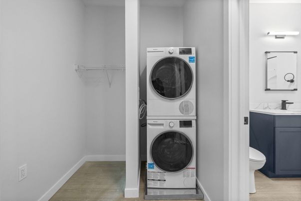 Interior, Utility Closets, Washer, Wood Texture Flooring