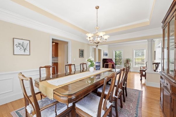 Chandelier, Dining room, Interior, Piano, Wood Texture Flooring