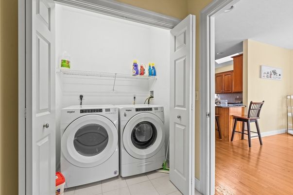 Interior, Washer, Wood Texture Flooring