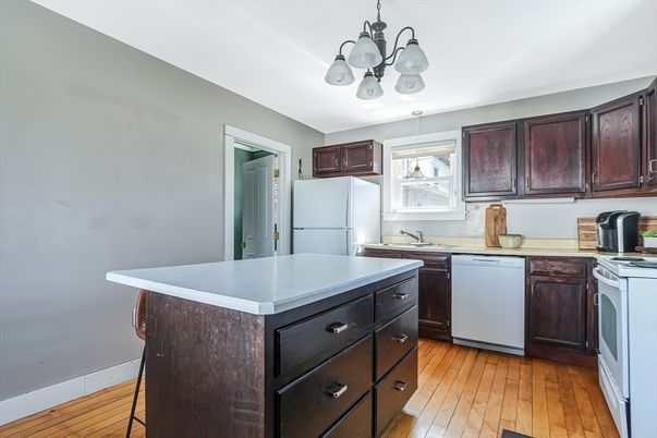 Interior, Kitchen, Pendant Lights, Wood Texture Flooring