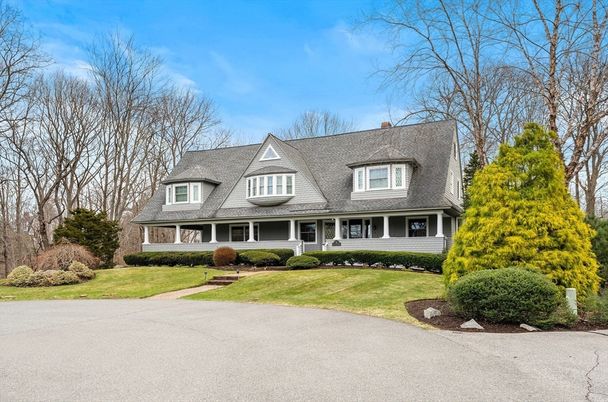 Exterior, Facade, Cape Cod