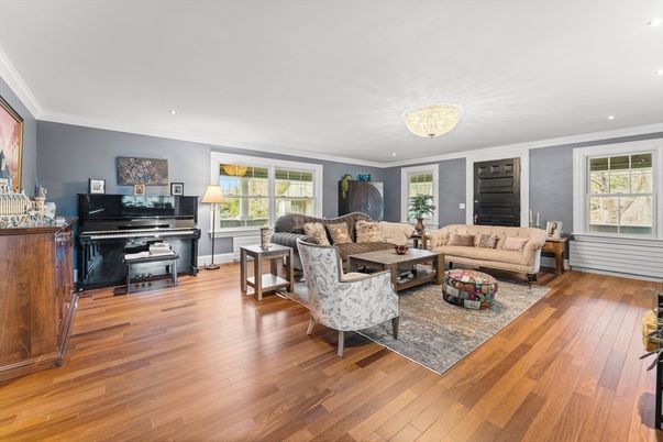 Interior, Living room, Piano, Recessed Lighting, Wood Texture Flooring