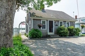 Exterior, Facade, Cape Cod