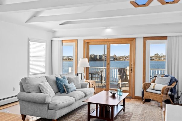 Interior, Living room, Recessed Lighting, Water, Wood Texture Flooring