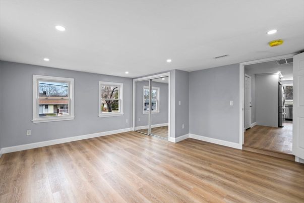 Empty room, Interior, Recessed Lighting, Wood Texture Flooring