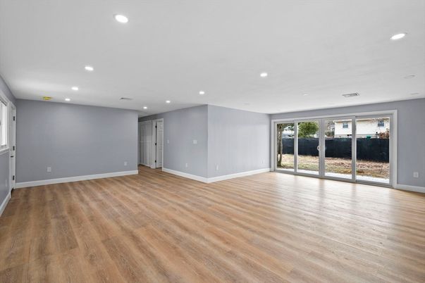 Empty room, Interior, Recessed Lighting, Wood Texture Flooring