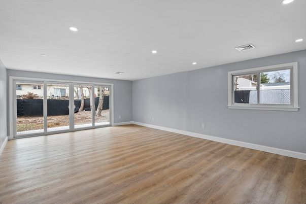 Empty room, Interior, Recessed Lighting, Wood Texture Flooring