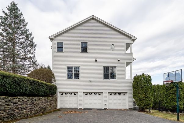 Attached, Exterior, Facade, Farmhouse