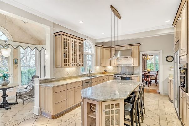 Dining room, Interior, Kitchen, Pendant Lights, Recessed Lighting, Stainless Steel Appliances