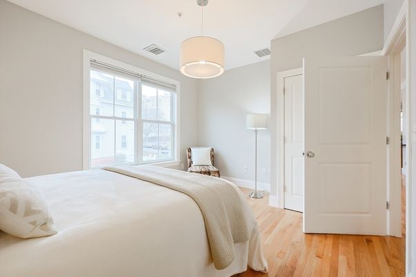 Bedroom, Interior, Pendant Lights, Wood Texture Flooring