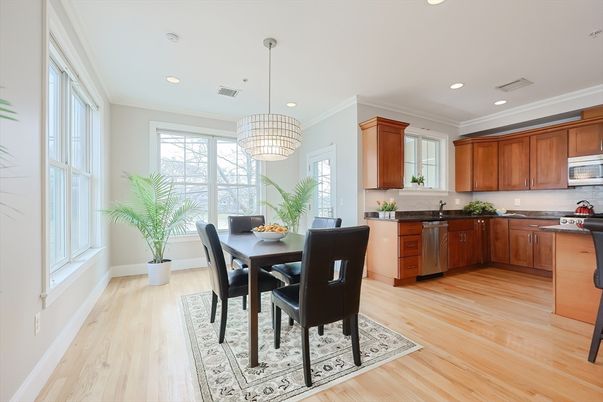 Chandelier, Dining room, Interior, Kitchen, Pendant Lights, Recessed Lighting, Wood Texture Flooring