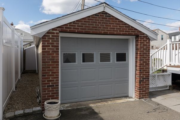 Detached Garage, Exterior