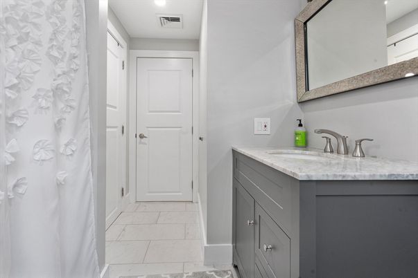 Bathroom, Interior, Recessed Lighting