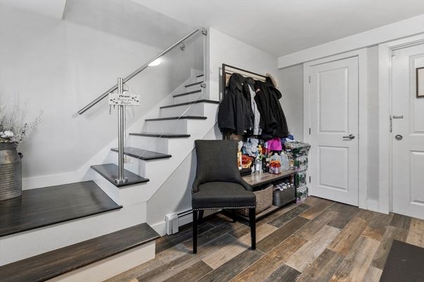 Interior, Walk-in Closets, Wood Texture Flooring