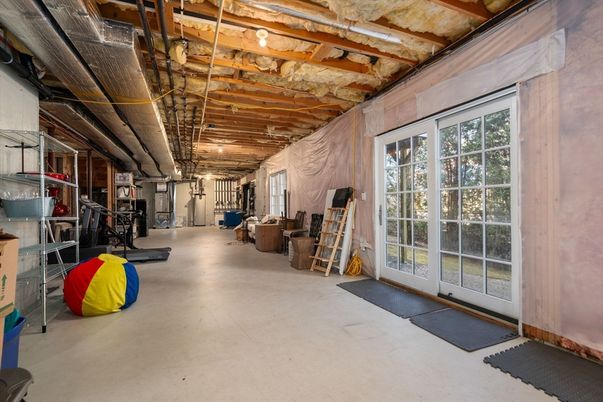 Fitness Equipment, Interior, Wooden Beams