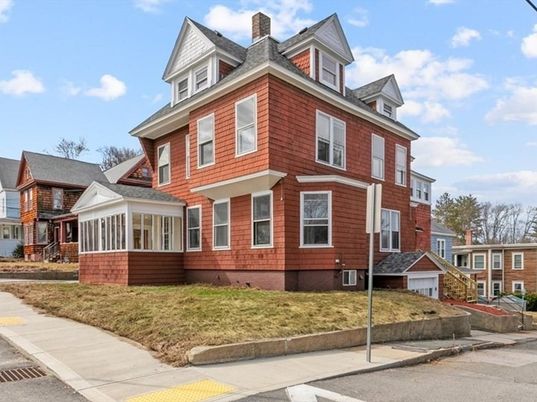 Exterior, Facade, Queen Anne Victorian