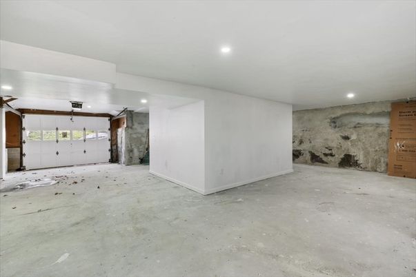 Garage, Interior, Recessed Lighting