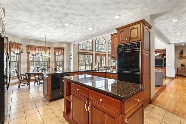 Dining room, Interior, Kitchen, Pendant Lights, Recessed Lighting, Wood Texture Flooring