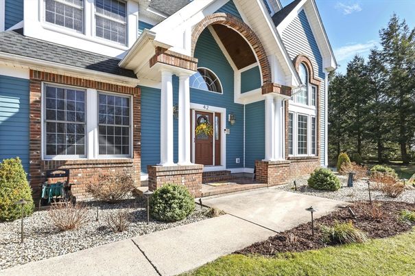 Exterior, Facade, Queen Anne Victorian