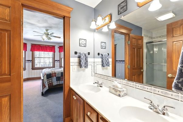 Bathroom, Dual Sink Vanities, Interior