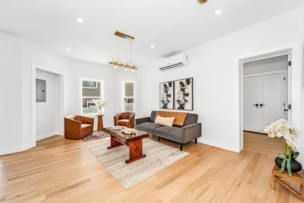 Interior, Living room, Pendant Lights, Recessed Lighting, Wood Texture Flooring