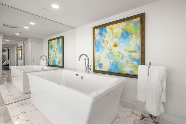 Bathroom, Free Standing Baths, Interior, Marble, Recessed Lighting