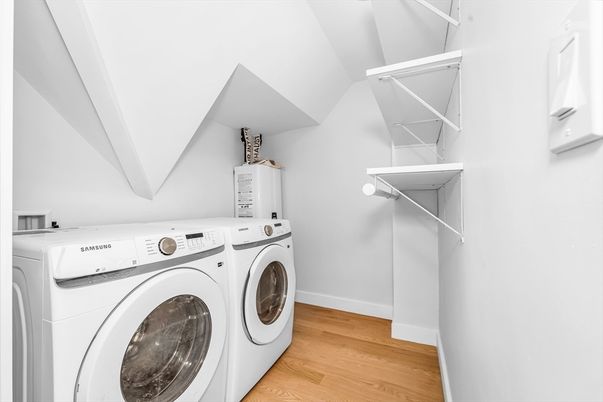 Interior, Washer, Wood Texture Flooring
