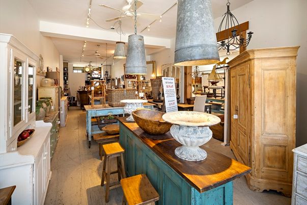 Dining room, Interior, Pendant Lights, Recessed Lighting, Wood Texture Flooring