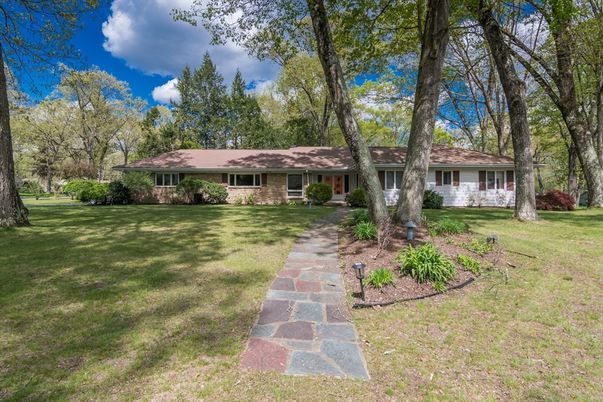 Backyard, Exterior, Facade, Brick Facade, Ranch