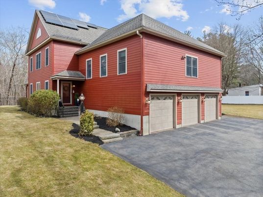 Attached, Exterior, Facade, Solar Panels, Split Level