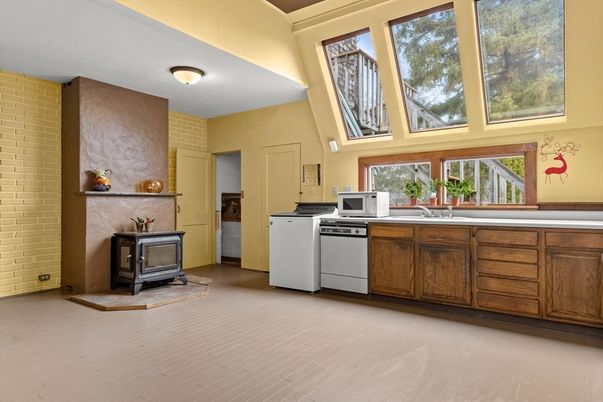Interior, Kitchen, Stone Walls, Washer