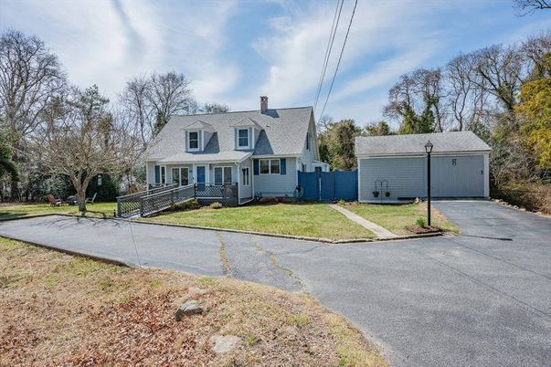 Detached Garage, Exterior